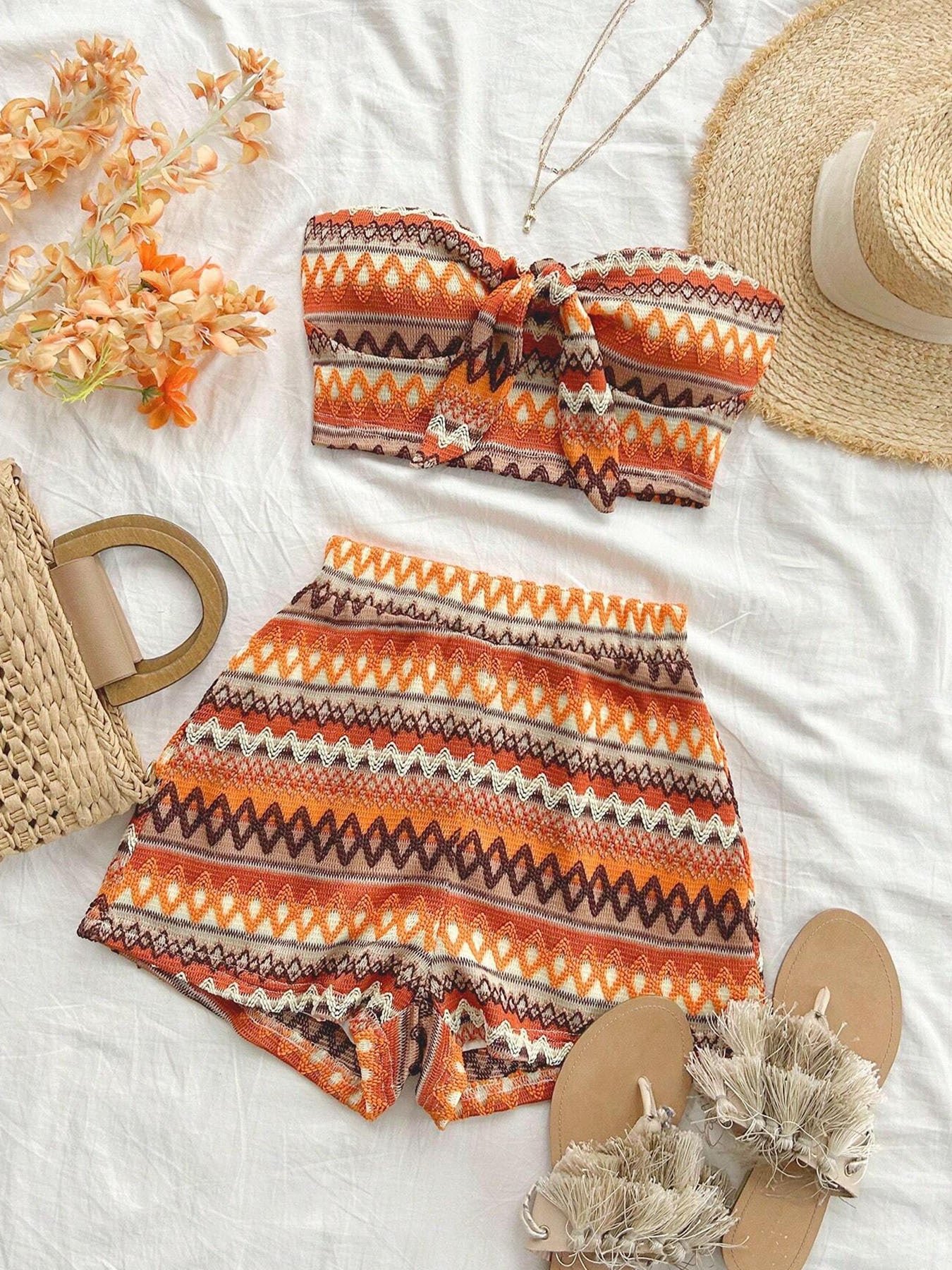 Women’s 2-Piece Striped Summer Set – Sexy Elastic Crop Top & High-Waist Shorts for Vacation & Daily Wear