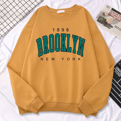 1898 Brooklyn” Women’s Sweatshirt – Autumn Streetwear