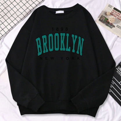 1898 Brooklyn” Women’s Sweatshirt – Autumn Streetwear