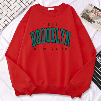 1898 Brooklyn” Women’s Sweatshirt – Autumn Streetwear