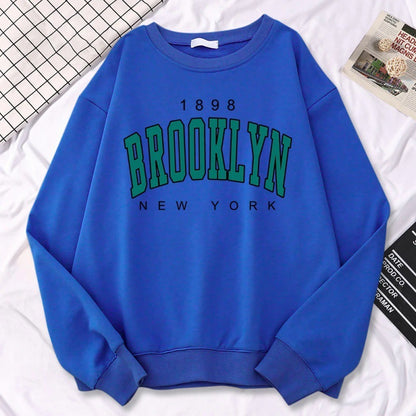 1898 Brooklyn” Women’s Sweatshirt – Autumn Streetwear