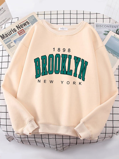 1898 Brooklyn” Women’s Sweatshirt – Autumn Streetwear