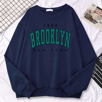 1898 Brooklyn” Women’s Sweatshirt – Autumn Streetwear